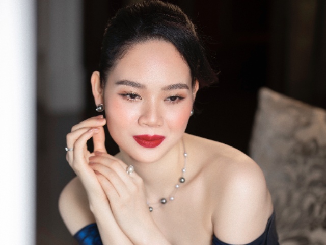 Giải trí - Hoa hậu xứ Cảng "bí ẩn nhất" đăng quang khi mới 17 tuổi lộ diện tại Lễ hội Hoa Phượng Đỏ