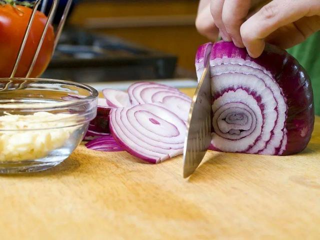 Sức khỏe đời sống - 6 lý do khiến người Pháp, Ấn Độ, Hy Lạp lúc nào cũng có hành tây trong bữa ăn của mình