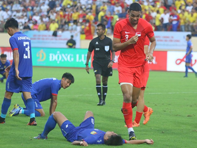 Cầu thủ U23 Lào “đánh rơi” chiến thắng ở phút bù giờ nghẹt thở, đổ gục trên sân