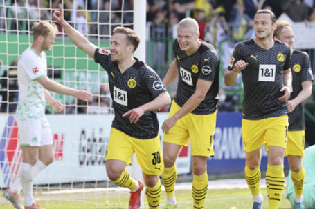 Video bóng đá Greuther Furth - Dortmund: Cuối trận tưng bừng, khẳng định vị thế (Vòng 33 Bundesliga)