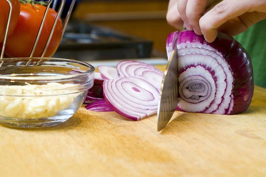 6 reasons why the French, Indians, and Greeks always have onions in their meals - 3