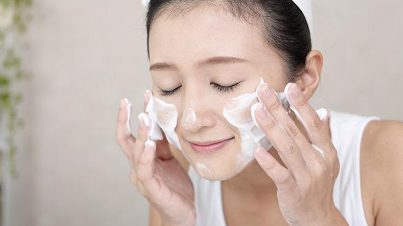 Skin care tips after squeezing acne to avoid scarring - 2