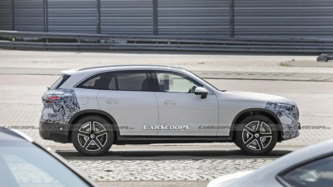 The new generation Mercedes-Benz GLC was caught on the test track - 5