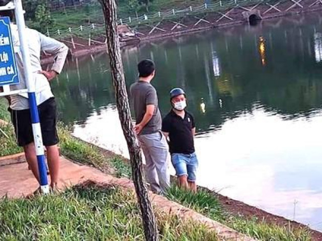 Pháp luật - Tá hoả phát hiện thi thể người đàn ông nổi ở hồ nước công viên