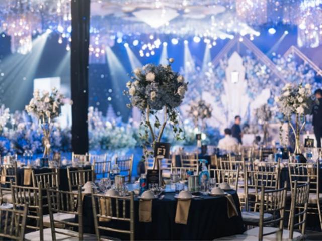 Kinh doanh - "Siêu đám cưới" tiền tỷ ở miền Trung: Gia thế chú rể gây choáng