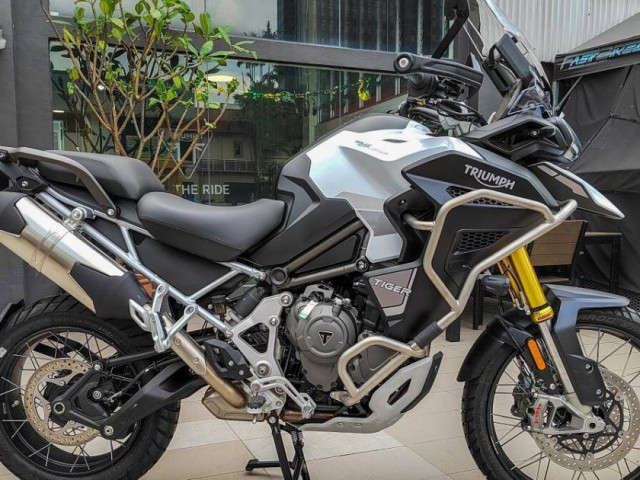 Xe máy - Xe đạp - "Mãnh hổ" mạnh nhất của Triumph ra mắt Malaysia, giá hơn 683 triệu đồng
