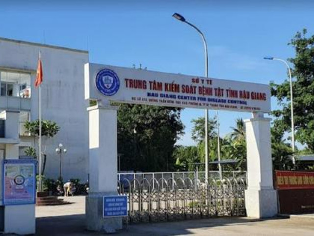 Tin tức trong ngày - Chủ tịch Hậu Giang thông tin vụ giám đốc CDC nộp lại "túi quà" 450 triệu của Việt Á