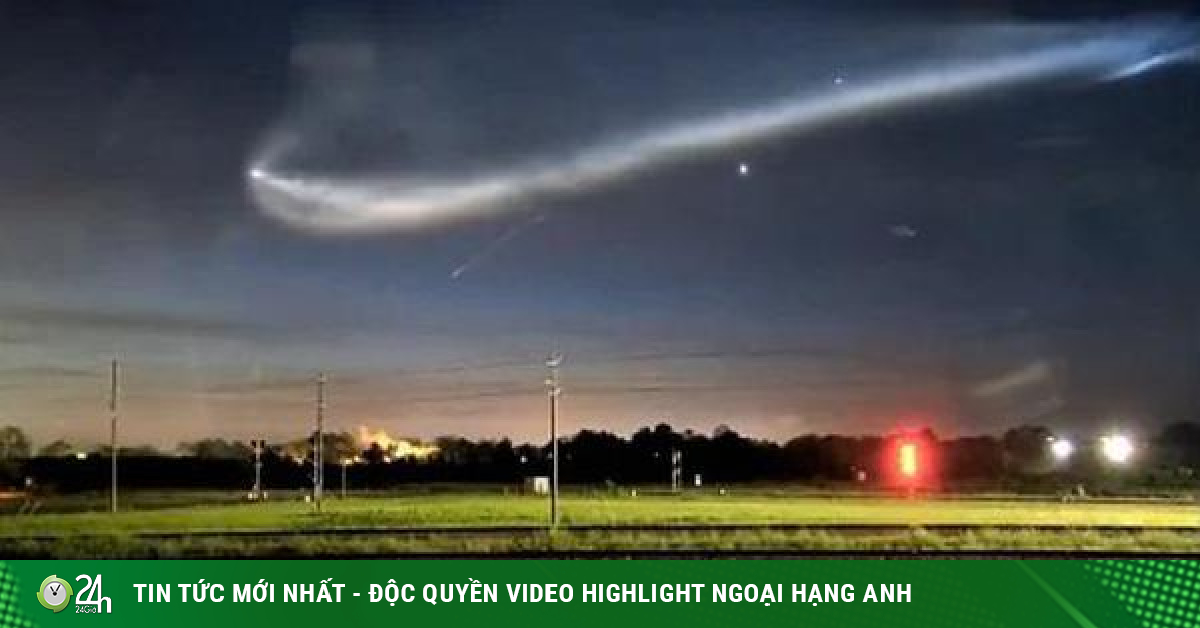“UFO” shaped like a jellyfish fell from a rocket, flying across the sky of the US-Information Technology