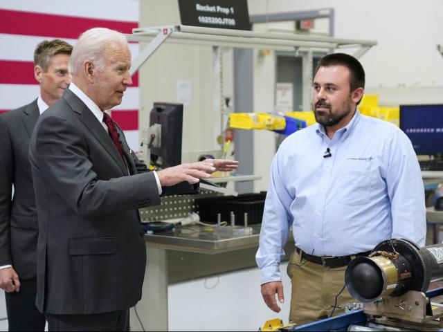 Thế giới - Mỹ “vung tay” hỗ trợ vũ khí cho Ukraine, nghị sĩ đảng Cộng hòa cảnh báo điều đáng ngại