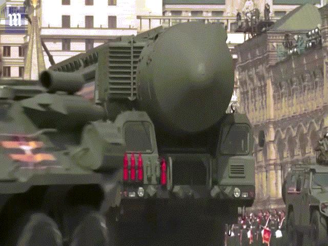 Nga diễn tập duyệt binh: Xuất hiện siêu tên lửa mang được 10 đầu đạn hạt nhân