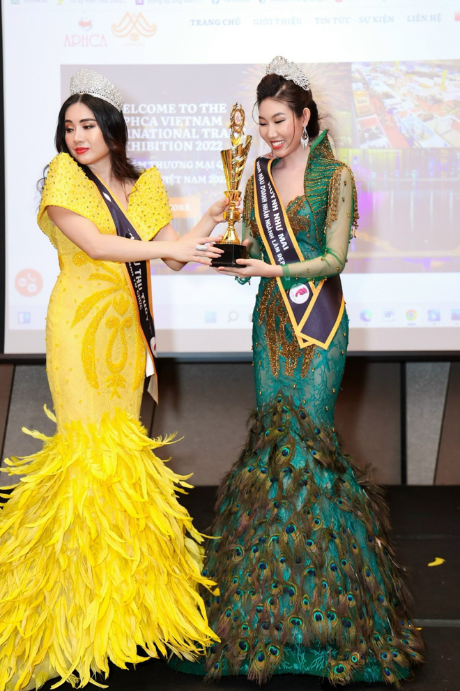 Nữ CEO Huỳnh Như Mai được nhận danh hiệu "Hoa hậu doanh nhân ngành làm đẹp năm 2022" - 2