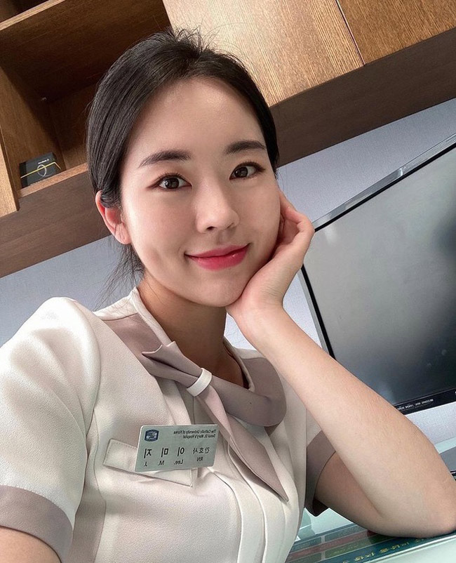 YouTuber Hàn Quốc có nhiều người đẹp đa tài. Trong đó nữ y tá Lee Miji là một trong những gương mặt hot được yêu mến khi vừa hoàn thành công việc ở bệnh viện vừa là một YouTuber kiêm người mẫu ảnh.
