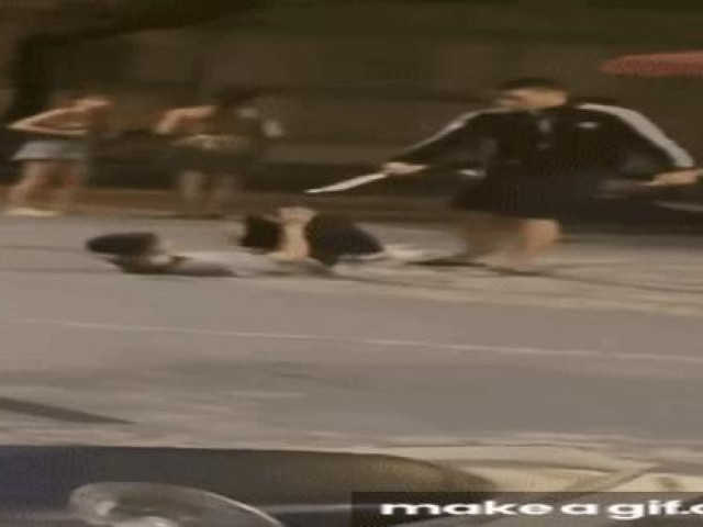 Pháp luật - Clip: Xác minh đối tượng vung dao dọa chém, náo loạn “phố Tây” Đà Nẵng