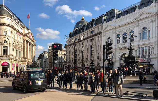 10 rare photos of London past and present - 10