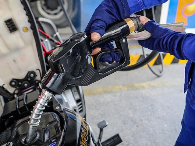 Thị trường - Tiêu dùng - Giá xăng tiếp tục tăng mạnh kể từ 15h ngày 11/5