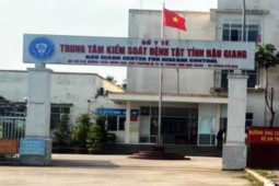 Tin tức trong ngày - Cách hết chức vụ đối với Giám đốc CDC Hậu Giang "trả lại quà"