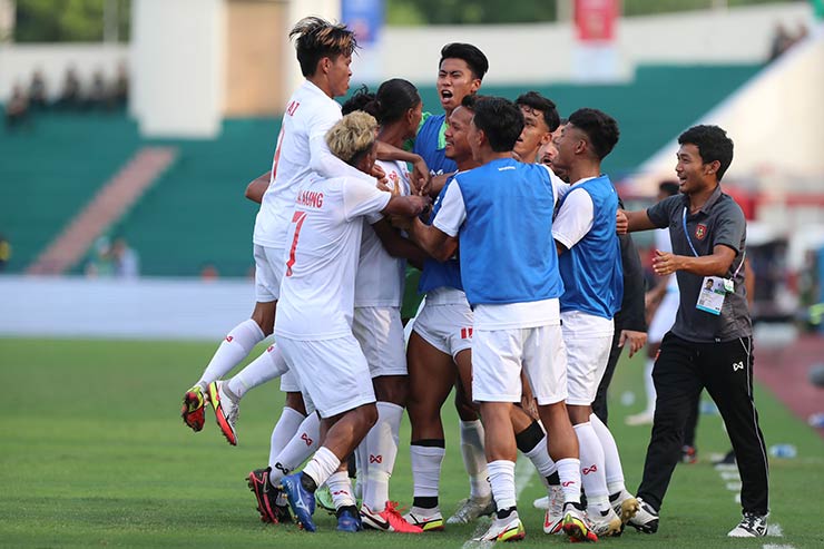 Hot football rankings at SEA Games 31: U23 VN drops in rank, Myanmar leads - 1