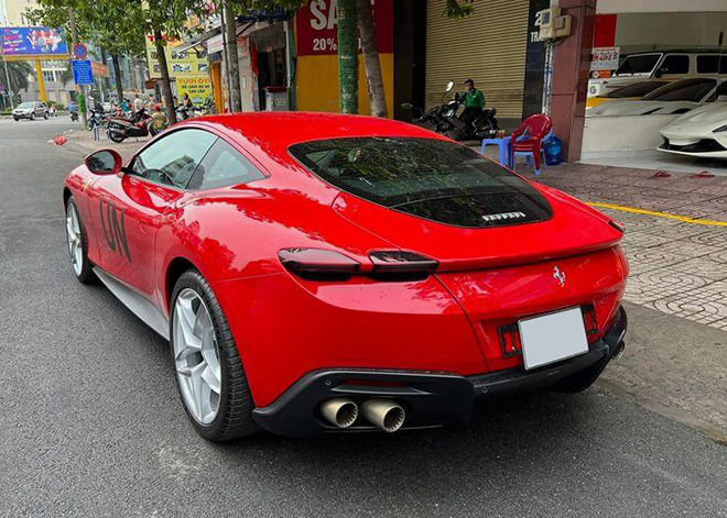 Mr. Dang Le Nguyen Vu personally drove the Ferrari Roma - 4 supercar