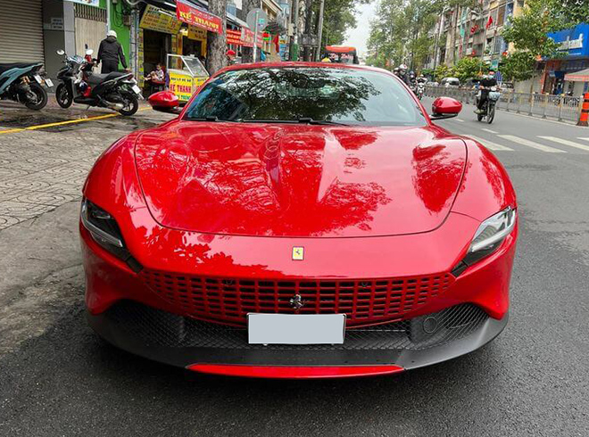 Mr. Dang Le Nguyen Vu personally drove the Ferrari Roma supercar - 3