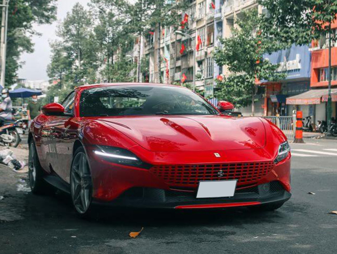 Mr. Dang Le Nguyen Vu personally drove the Ferrari Roma - 6 . supercar