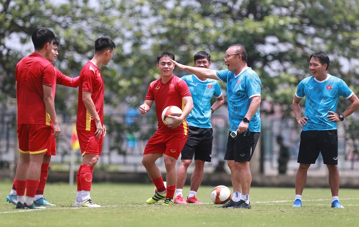 Tiền đạo U23 Việt Nam "suýt ngất" với bài tập của HLV Park Hang Seo - 5