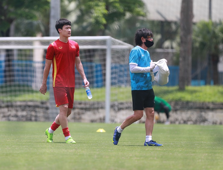 Tiền đạo U23 Việt Nam "suýt ngất" với bài tập của HLV Park Hang Seo - 6