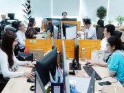 Kinh doanh - Lượng người tham gia &quot;sân chơi nóng&quot; trong tháng tư vẫn cao thứ hai trong lịch sử