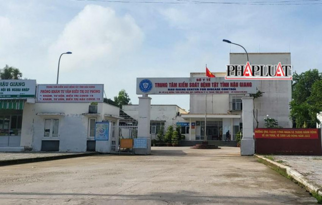 Giám đốc CDC Hậu Giang bị cách hết chức vụ trong Đảng và chính quyền. Ảnh: Pháp luật TP.HCM