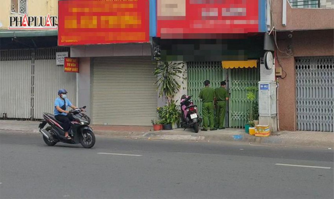 Hiện trường vụ án mạng là ngôi nhà mặt tiền trên đường Trần Phú. Ảnh: NT