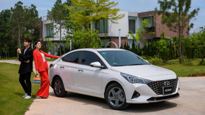 Hyundai car sales decline due to lack of production components - 3