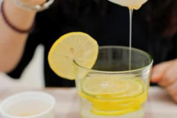 Sức khỏe đời sống - Mùa hè uống nước chanh mật ong nếu chọn đúng 3 thời điểm này sẽ giúp thải độc gan, thận và làm đẹp da hiệu quả