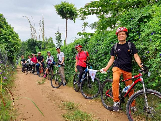 Thị trường - Tiêu dùng - Hà Nội: Khách chi tiền triệu đặt tour đạp xe để ngắm… vườn chuối, ruộng rau