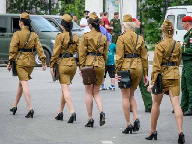 Nữ quân nhân Nga xinh đẹp, thu hút mọi ánh mắt trong lễ duyệt binh