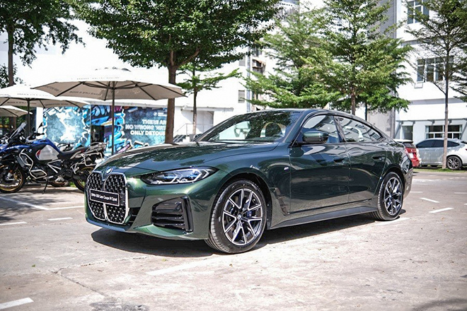 BMW 430i Gran Coupe chính hãng màu xanh độc có giá bán 3,2 tỷ đồng - 1