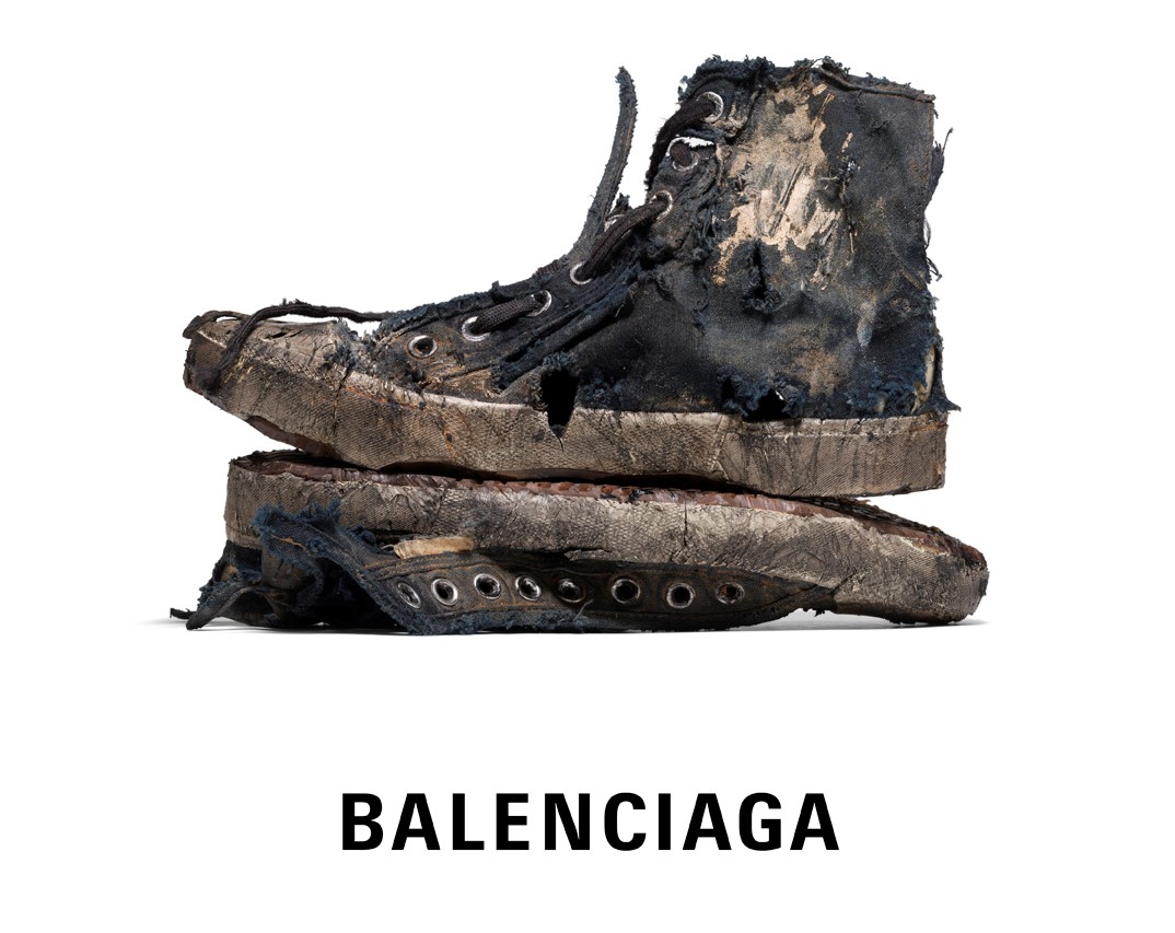 Balenciaga tiếp tục gây chấn động ngành thời trang với mẫu giầy mới mà cũ