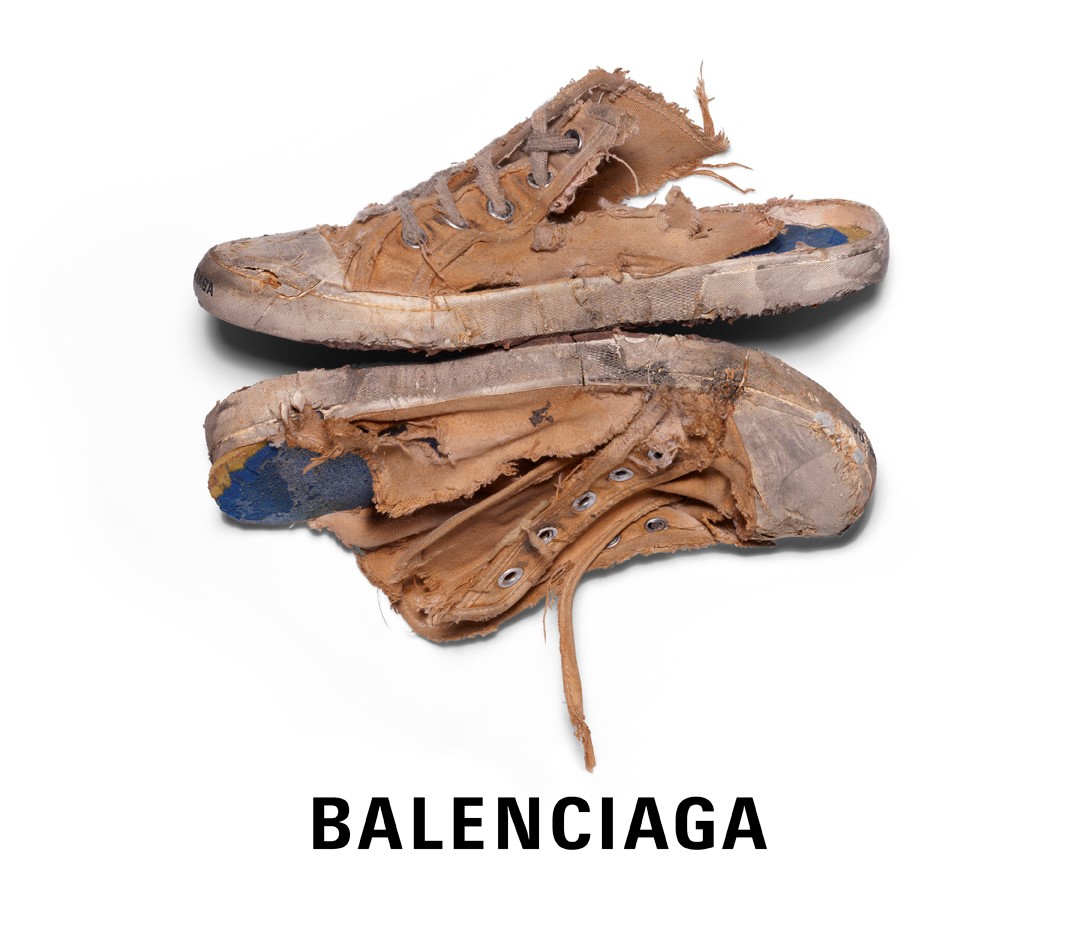 Lịch sử giá Áo thun Balenciaga đôi giày dây thật  Áo thun unisex nam nữ  form rộng chất liệu Cotton co dãn tốt  đang giảm 55000 tháng 62023   BeeCost