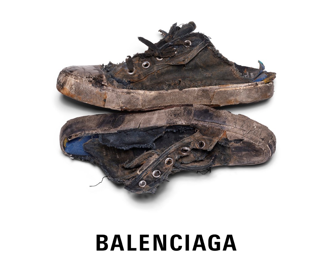 Balenciaga bán giày rách tơi tả giá vài chục triệu