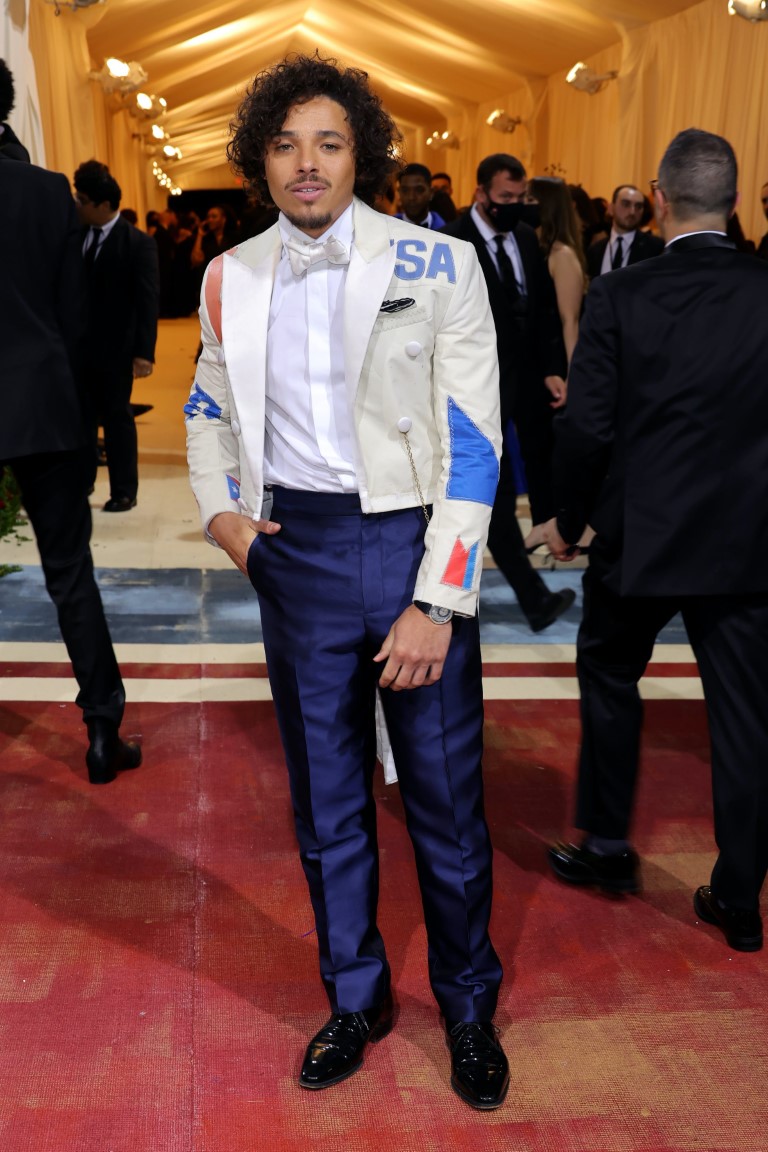 Discover the Met Gala look with Anthony Ramos - 8