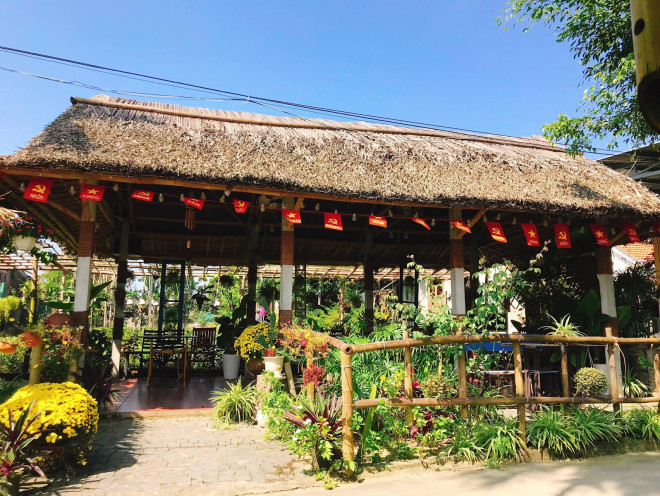 Hoi An scores with a series of airy and poetic rice field cafes - 11