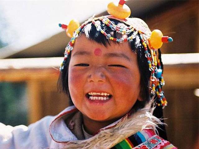 Dạy con của người Tây Tạng: Lúc đối xử như vua, khi coi như nô lệ
