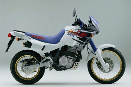 Honda lại sắp "hồi sinh" một dòng mô tô huyền thoại của mình