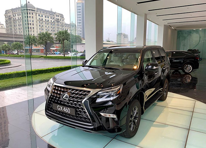 Japanese luxury car company adjusts selling price in Vietnam - 4