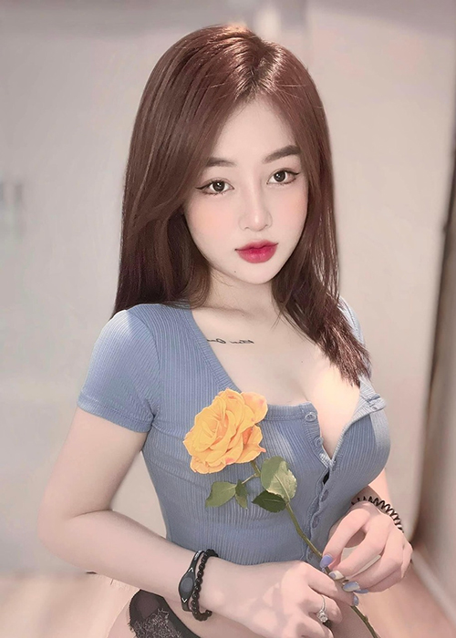 Hotgirl Kim Oanh và niềm đam mê cái đẹp - 1