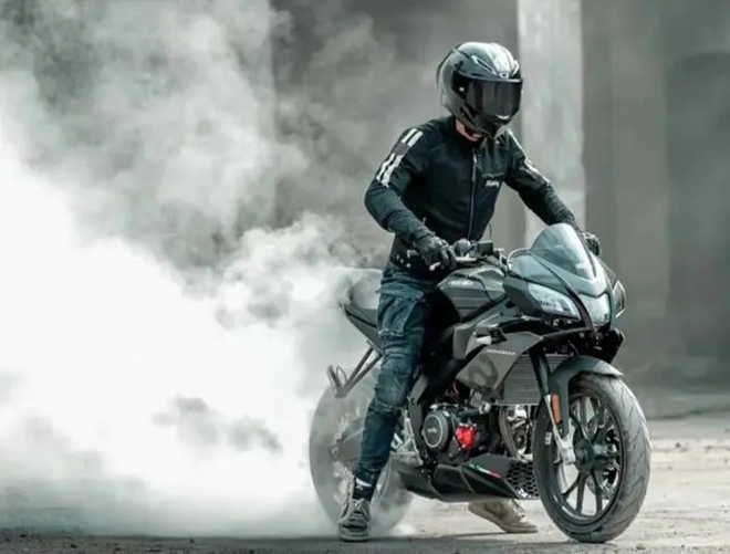 Launched Aprilia GPR250S 2022: Many modern equipment, extremely comfortable price - 5
