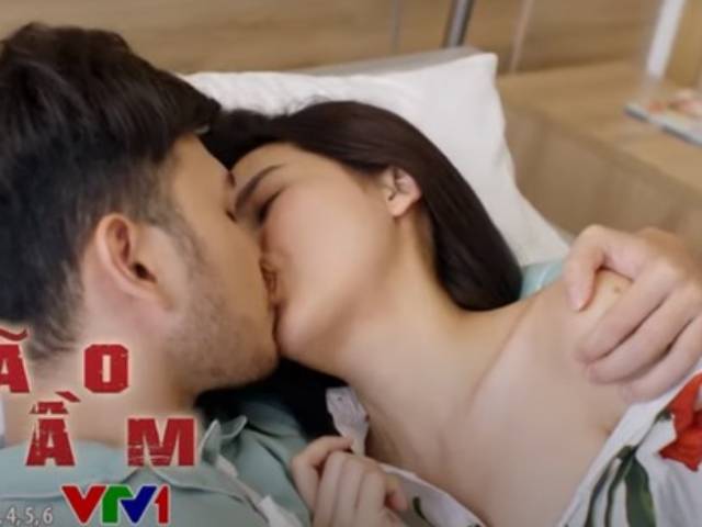 Phim - "Người đẹp cảnh nóng thế hệ mới" lại gây bão vì cảnh khóa môi 2 trai đẹp