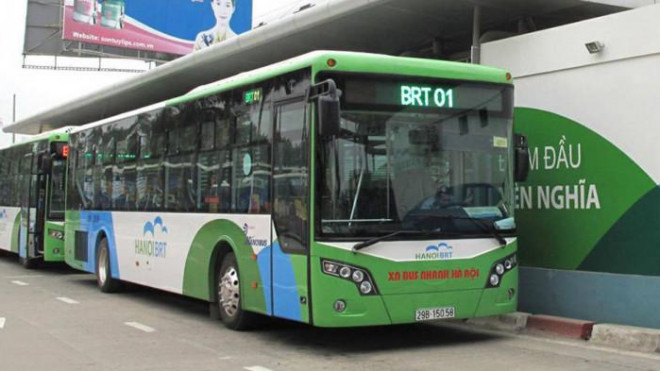 Xe buýt nhanh BRT kết nối với các tuyến buýt khác phục vụ hành khách - Ảnh minh hoạ