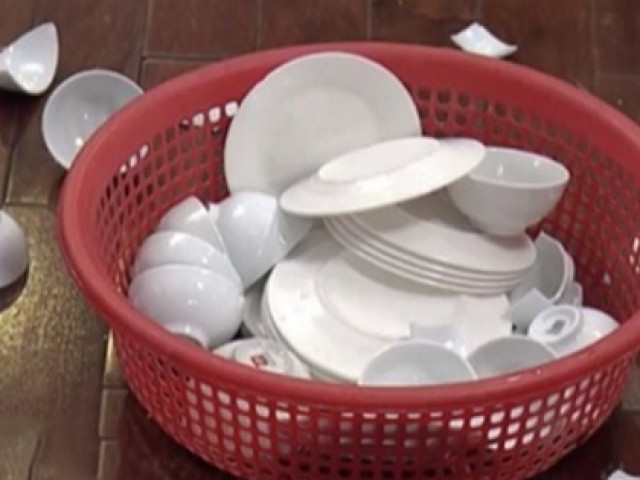 Bạn trẻ - Cuộc sống - Con dâu đánh vỡ bát bố chồng mắng té tát, mẹ chồng làm hành động khiến cả nhà chết lặng