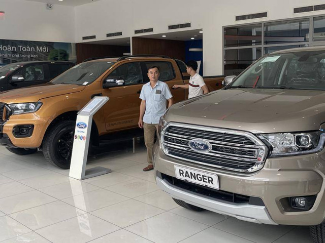 Tư vấn - Đổ xô mua xe “chạy” phí, đại lý bất lực vì khan hàng