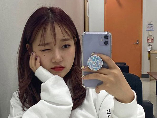 Thời trang Hi-tech - Tính cách mỗi người thể hiện ra sao khi cầm điện thoại?