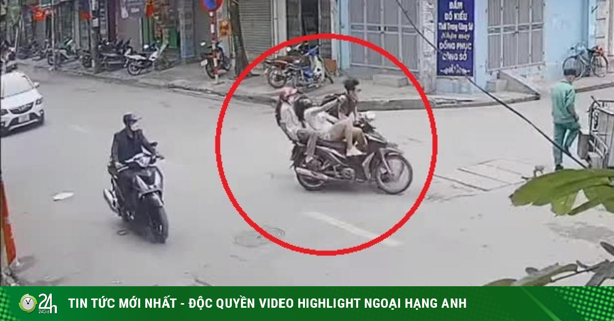2 girls were hit and fell on their backs because they were riding motorbikes across the street like they were “hiding”-Media